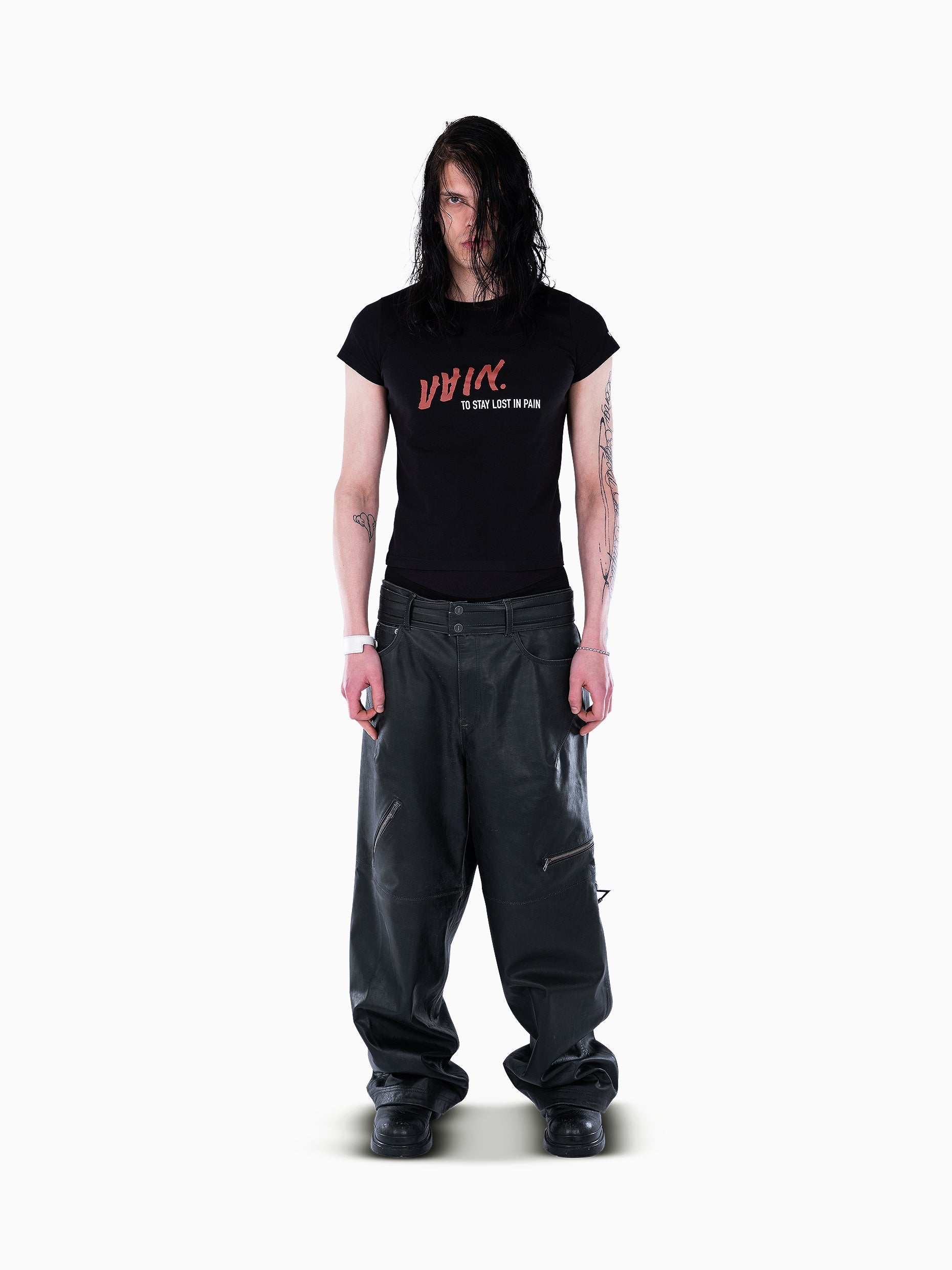 Vain stay lost in pain fitted t-shirt