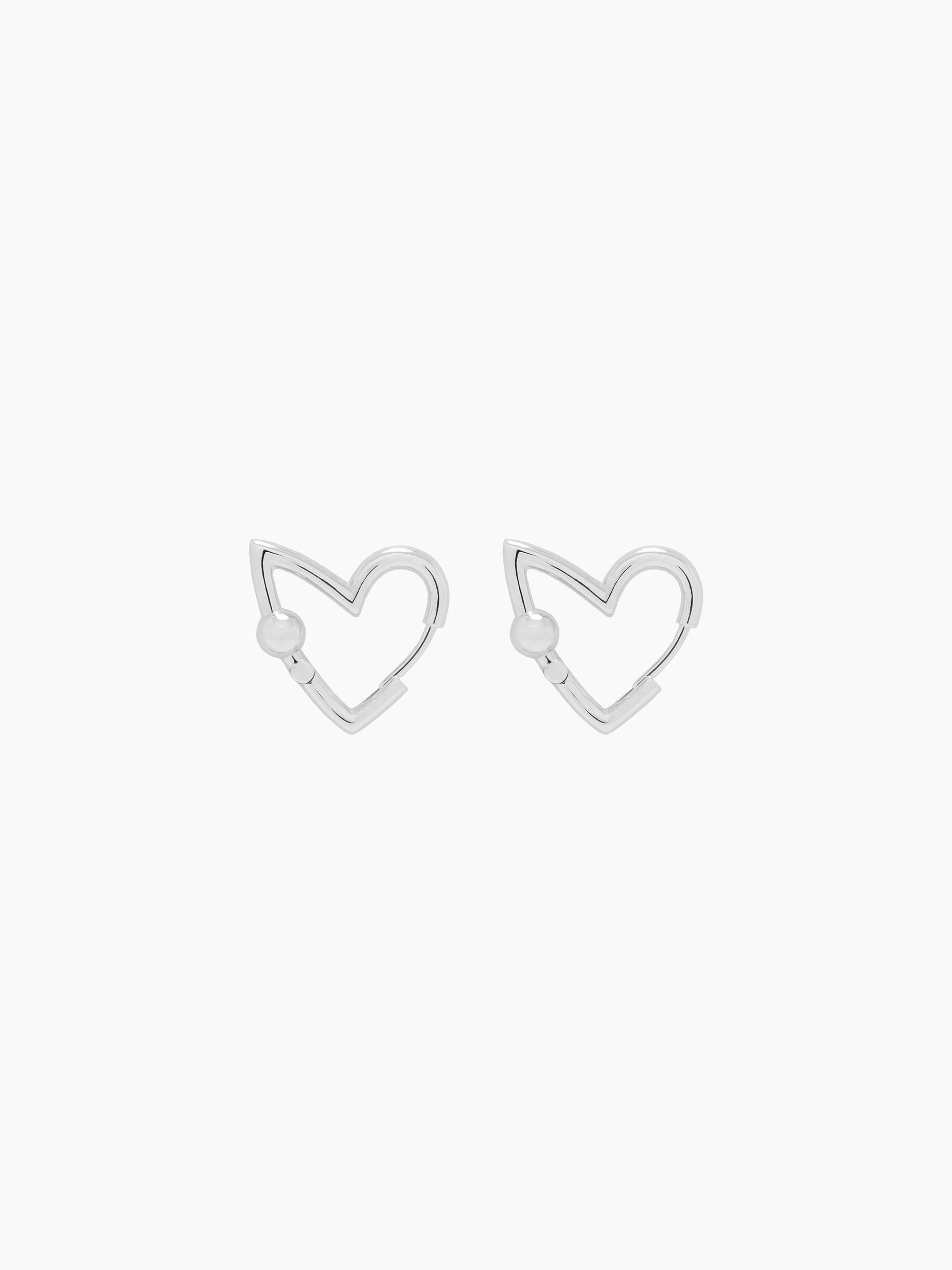 Vain heart loop earrings