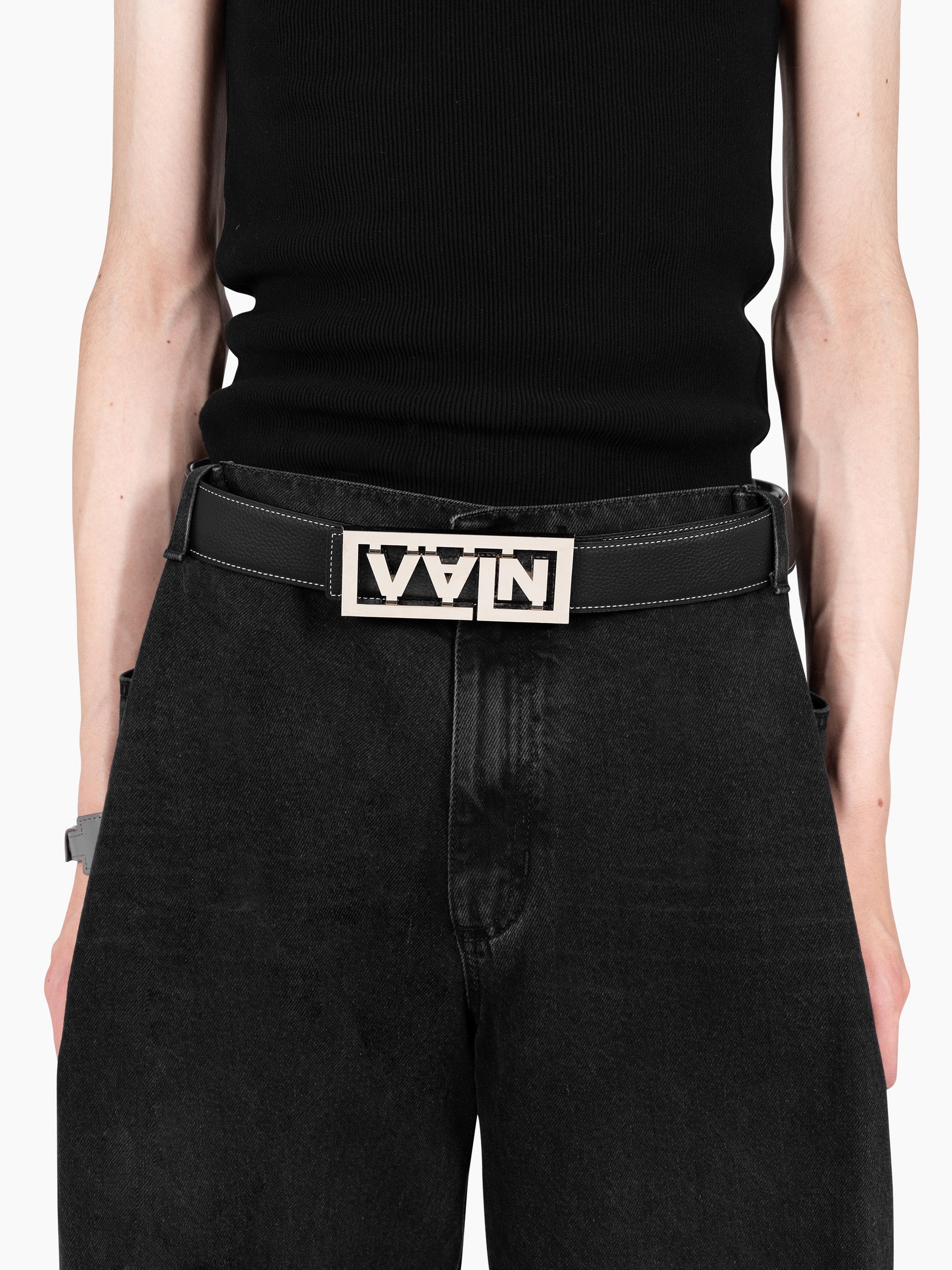 Vain logo belt