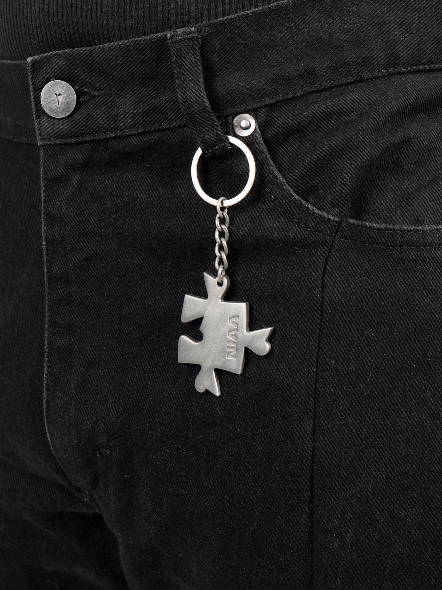 Vain puzzle keyring