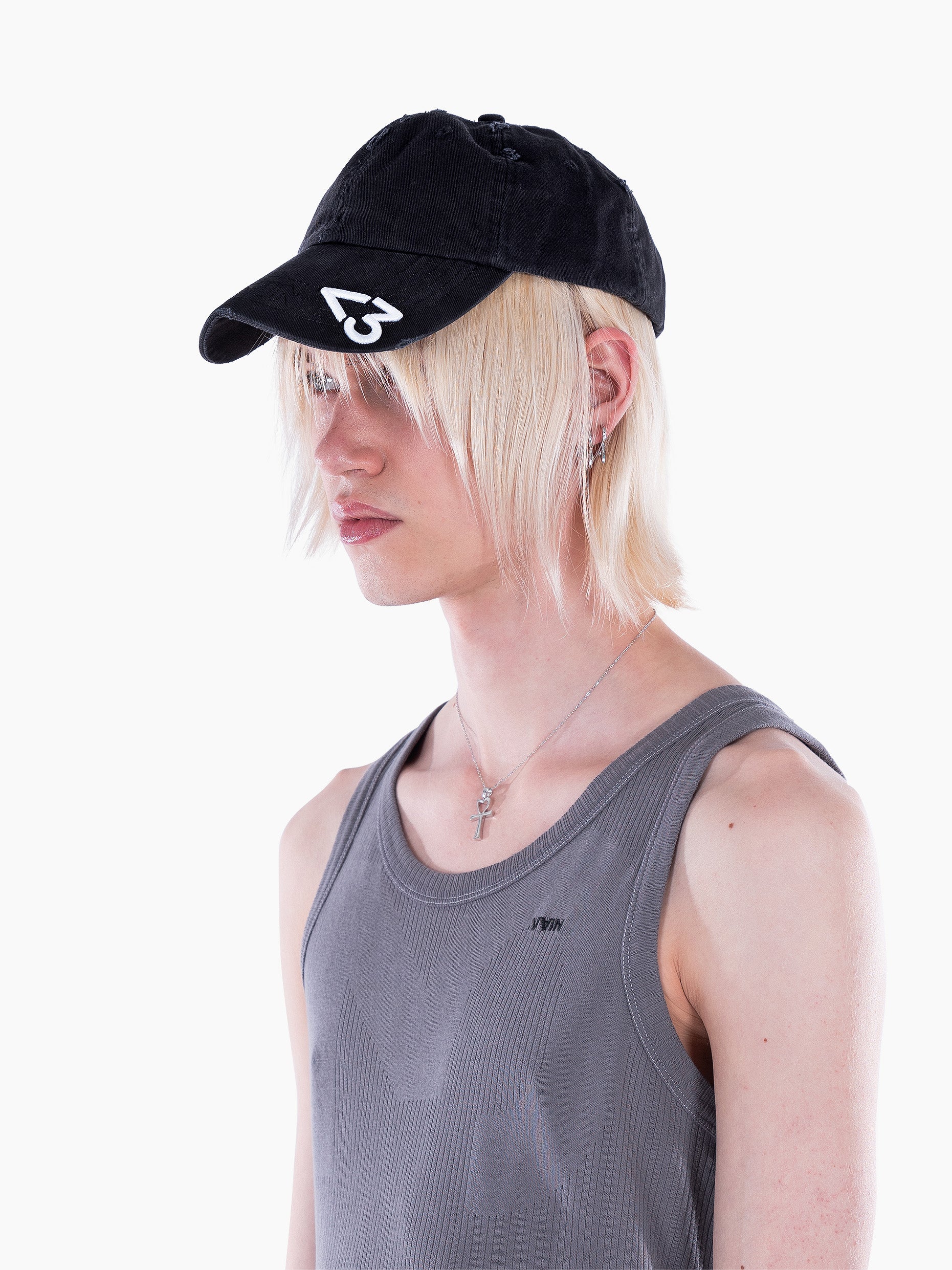 Vain <3 cap black