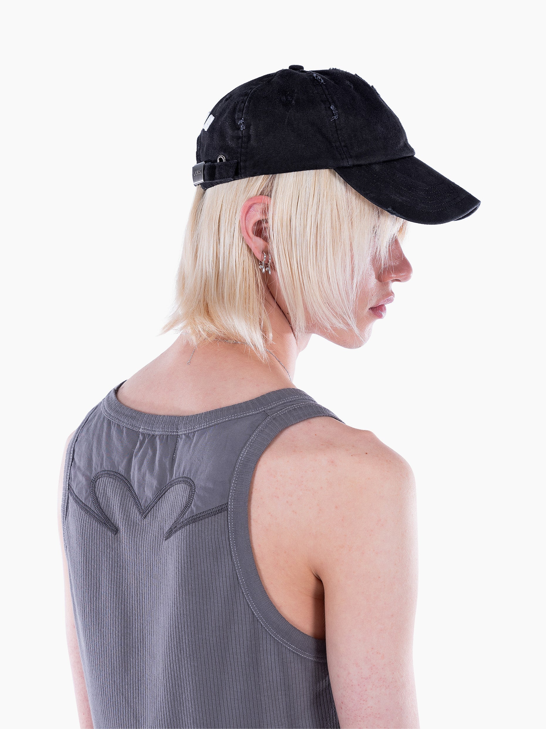 Vain <3 cap black
