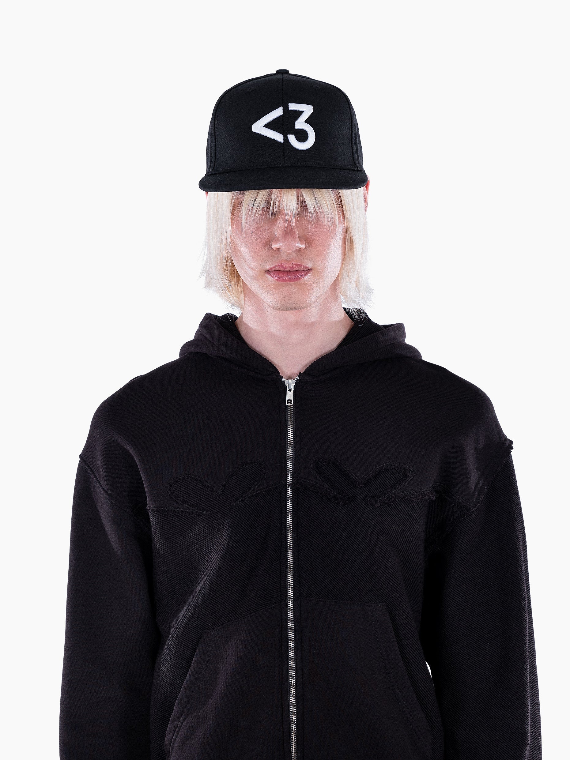 Vain <3 snapback black