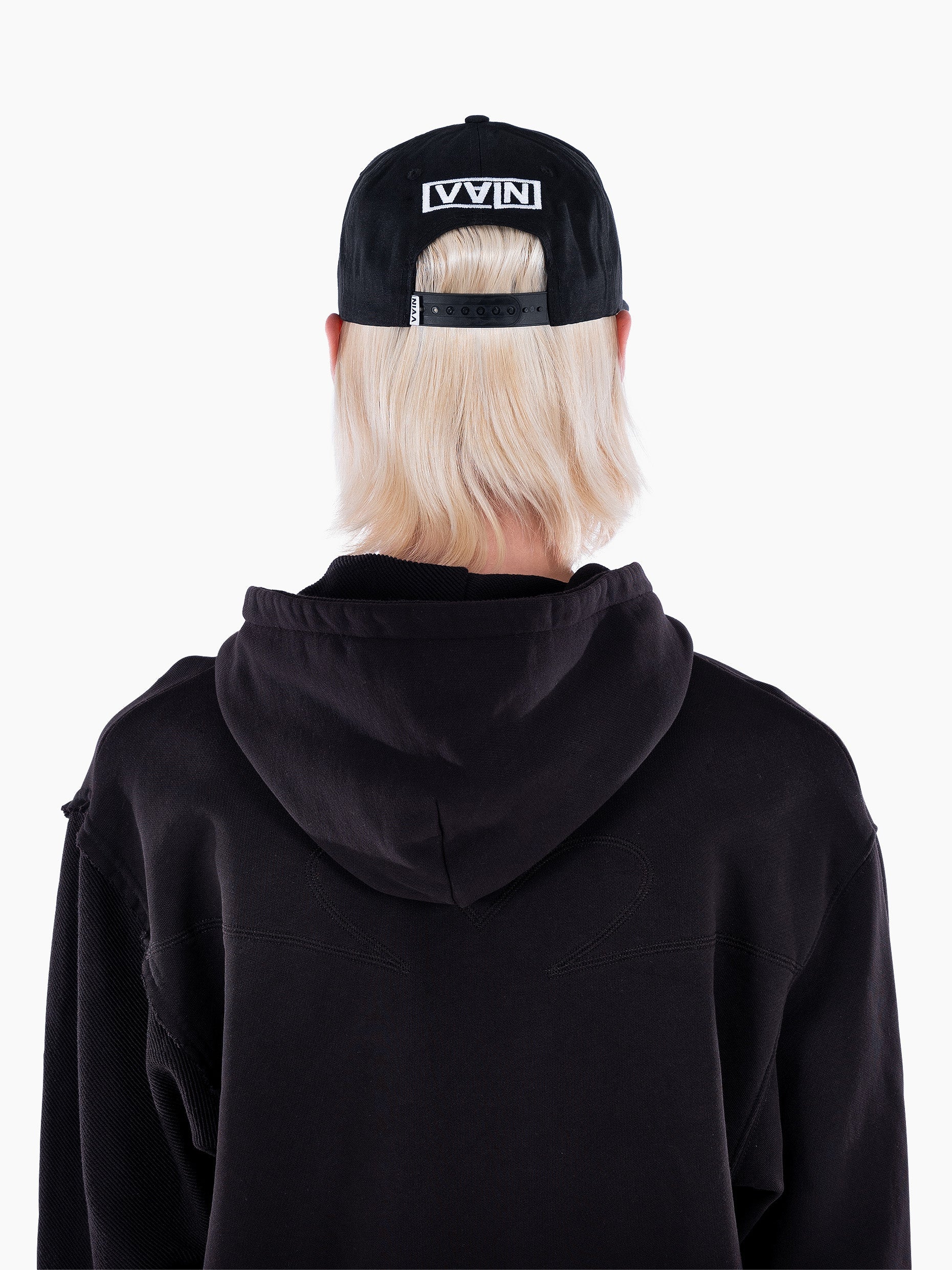 Vain <3 snapback black