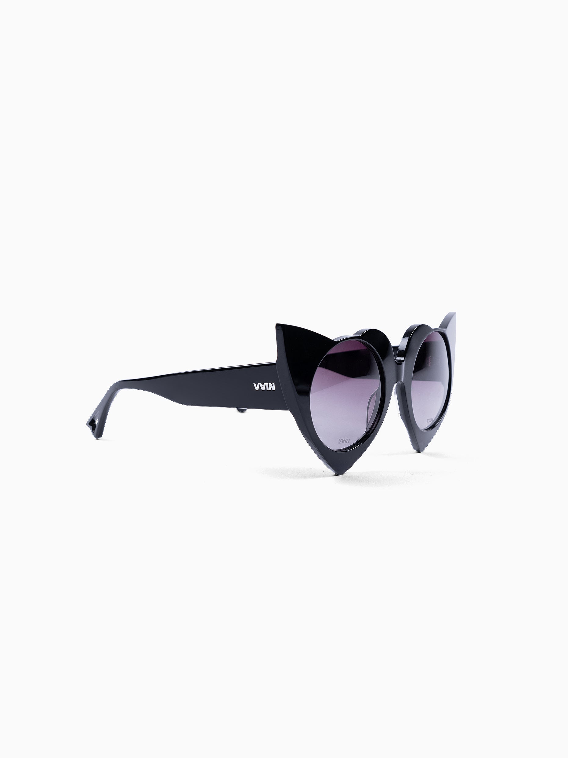 Vain heart sunglasses black