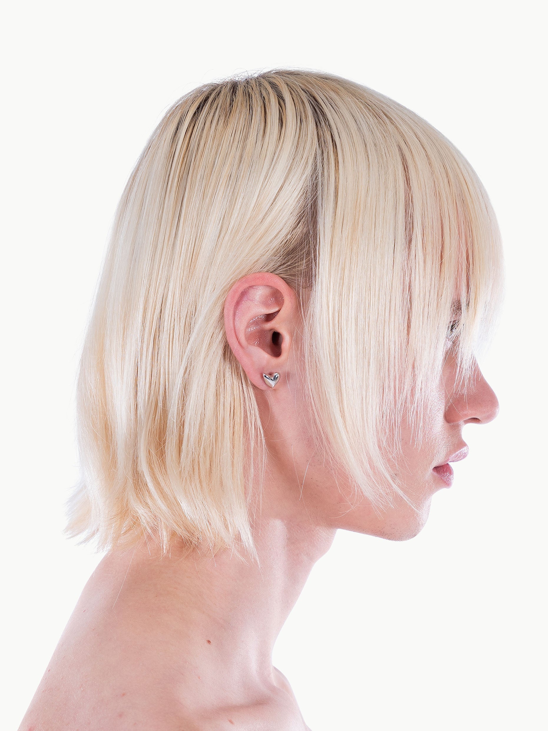 Vain heart earrings