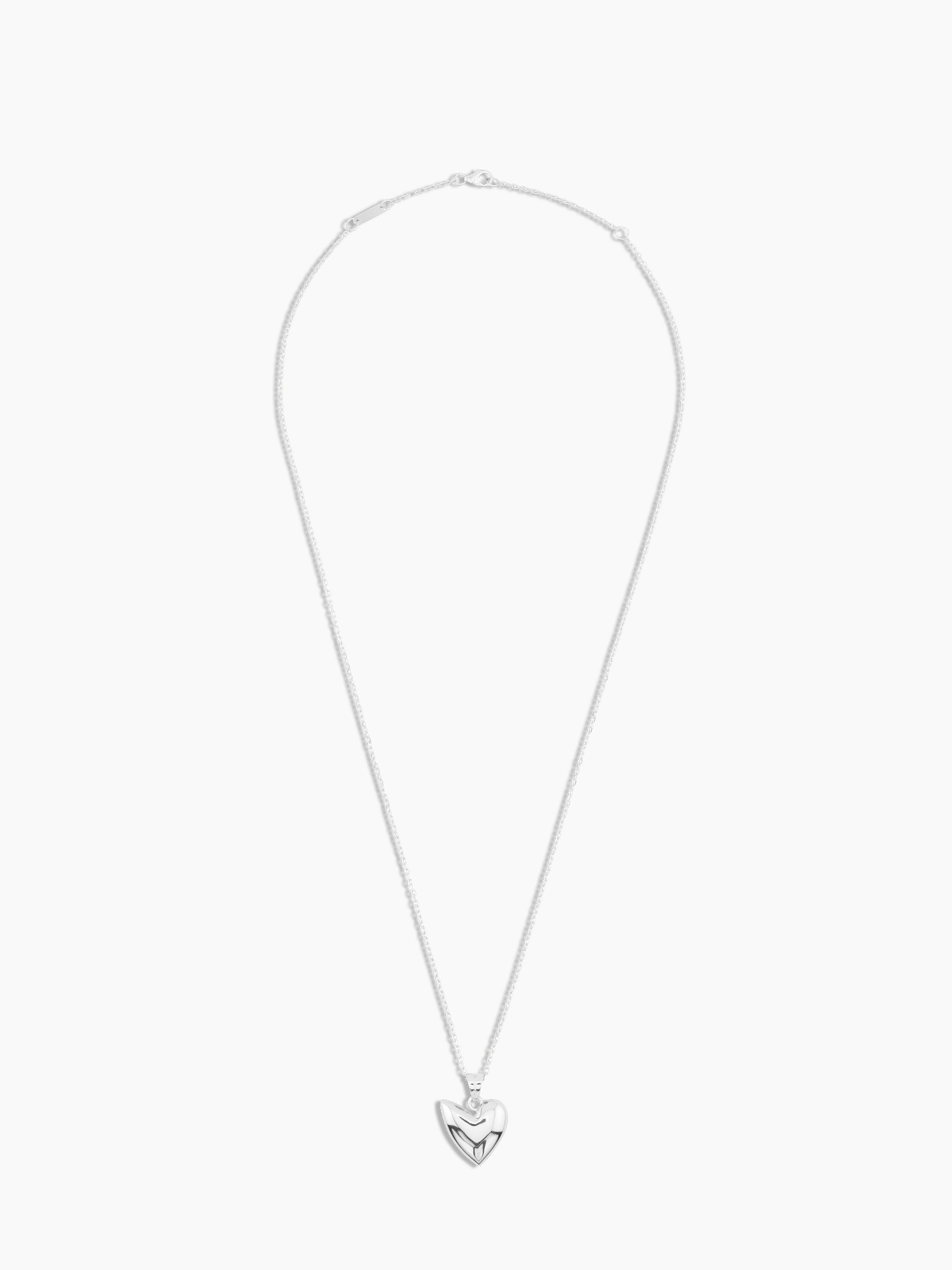 Vain heart necklace