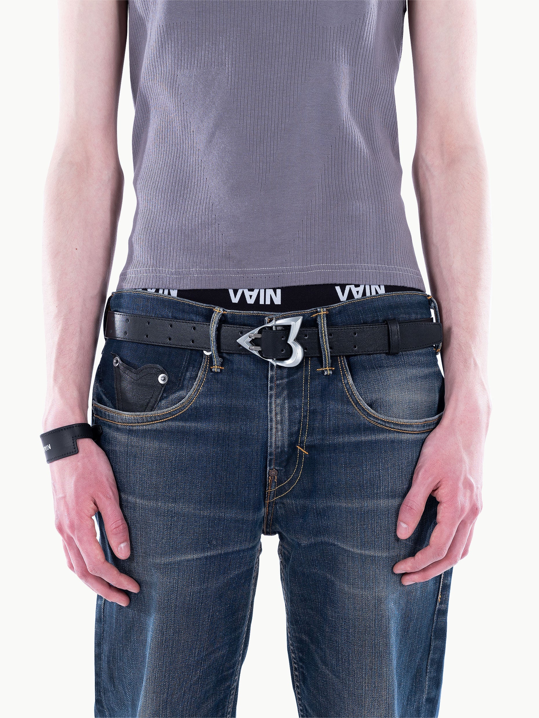 Vain hela belt black