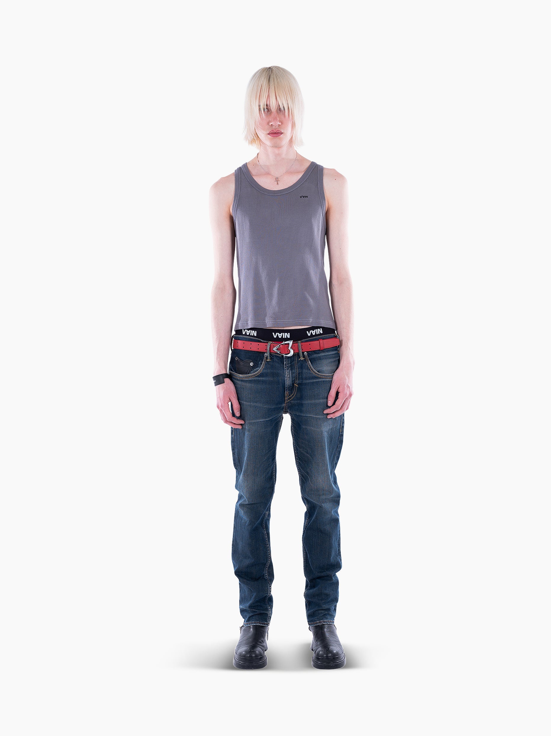 Vain hela belt red