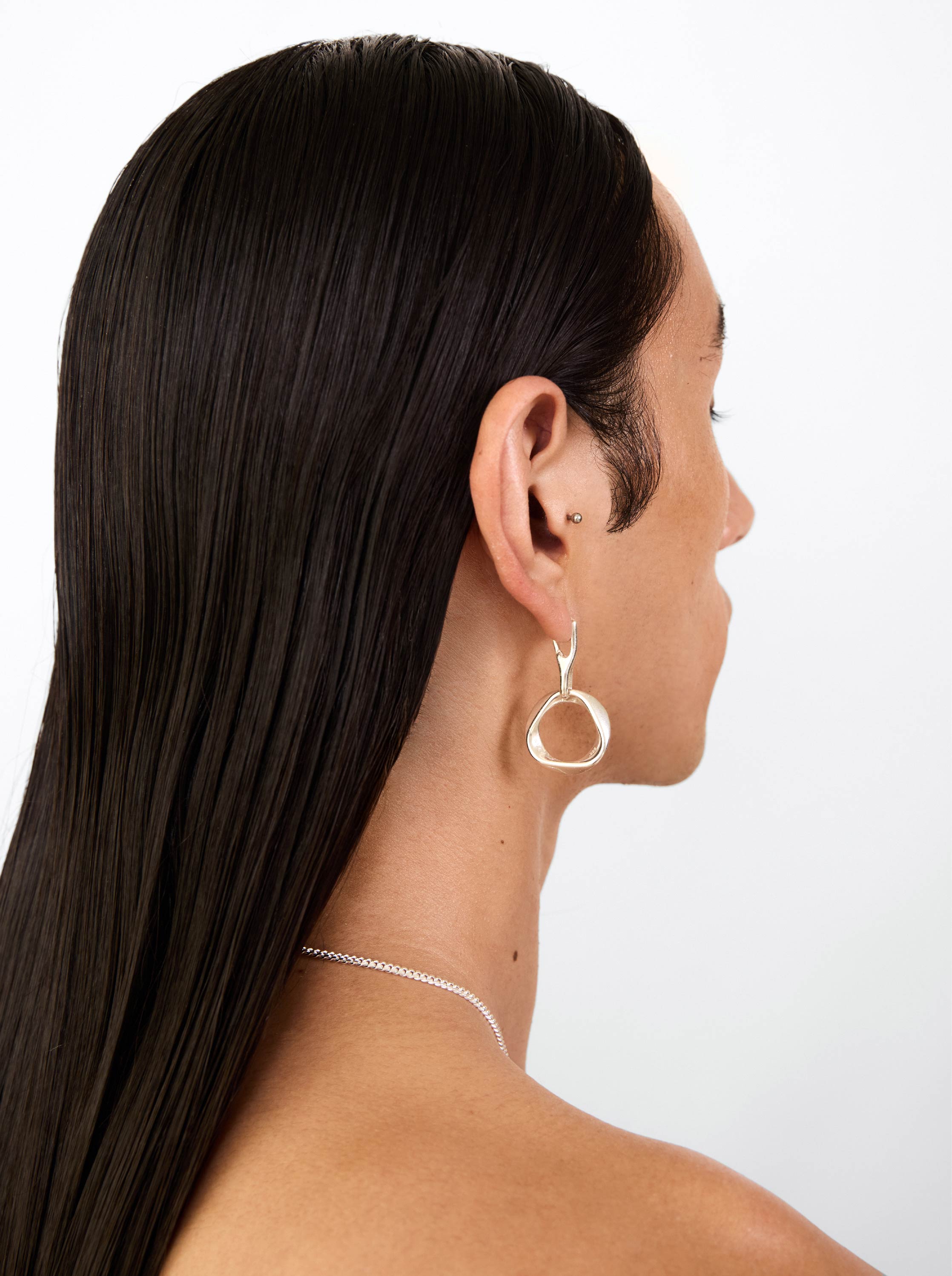 Wave triangle earrings