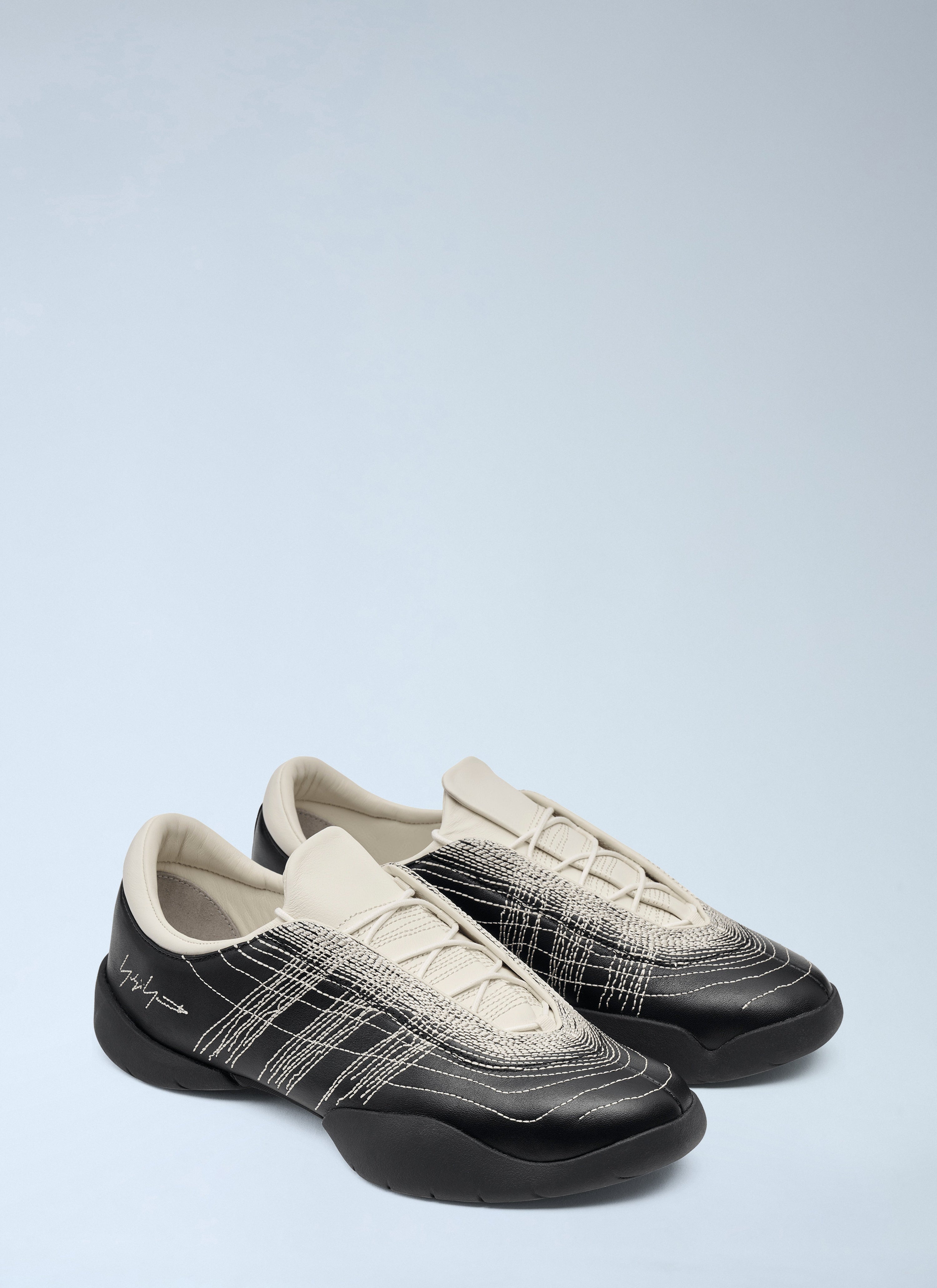 Regu embroidery sneakers
