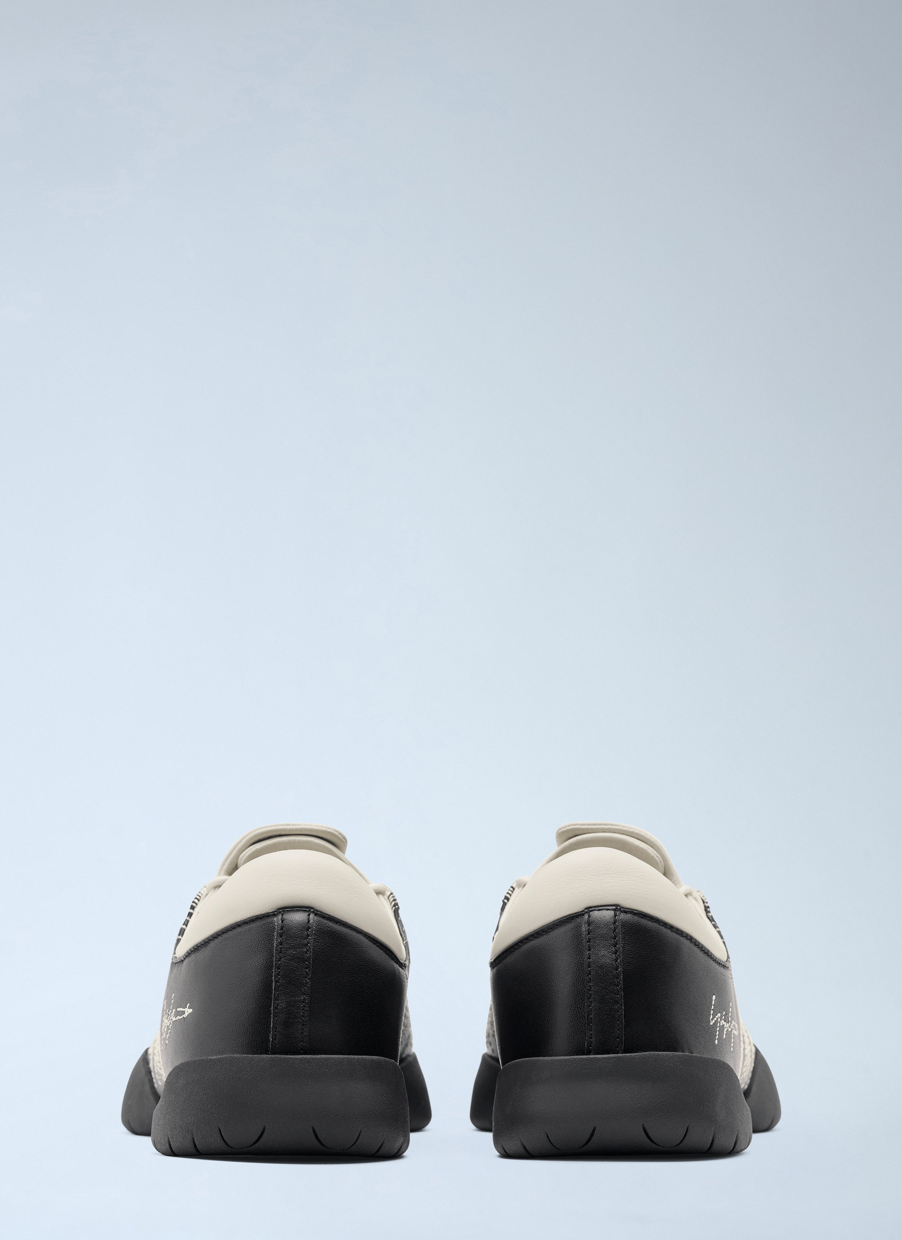 Regu embroidery sneakers