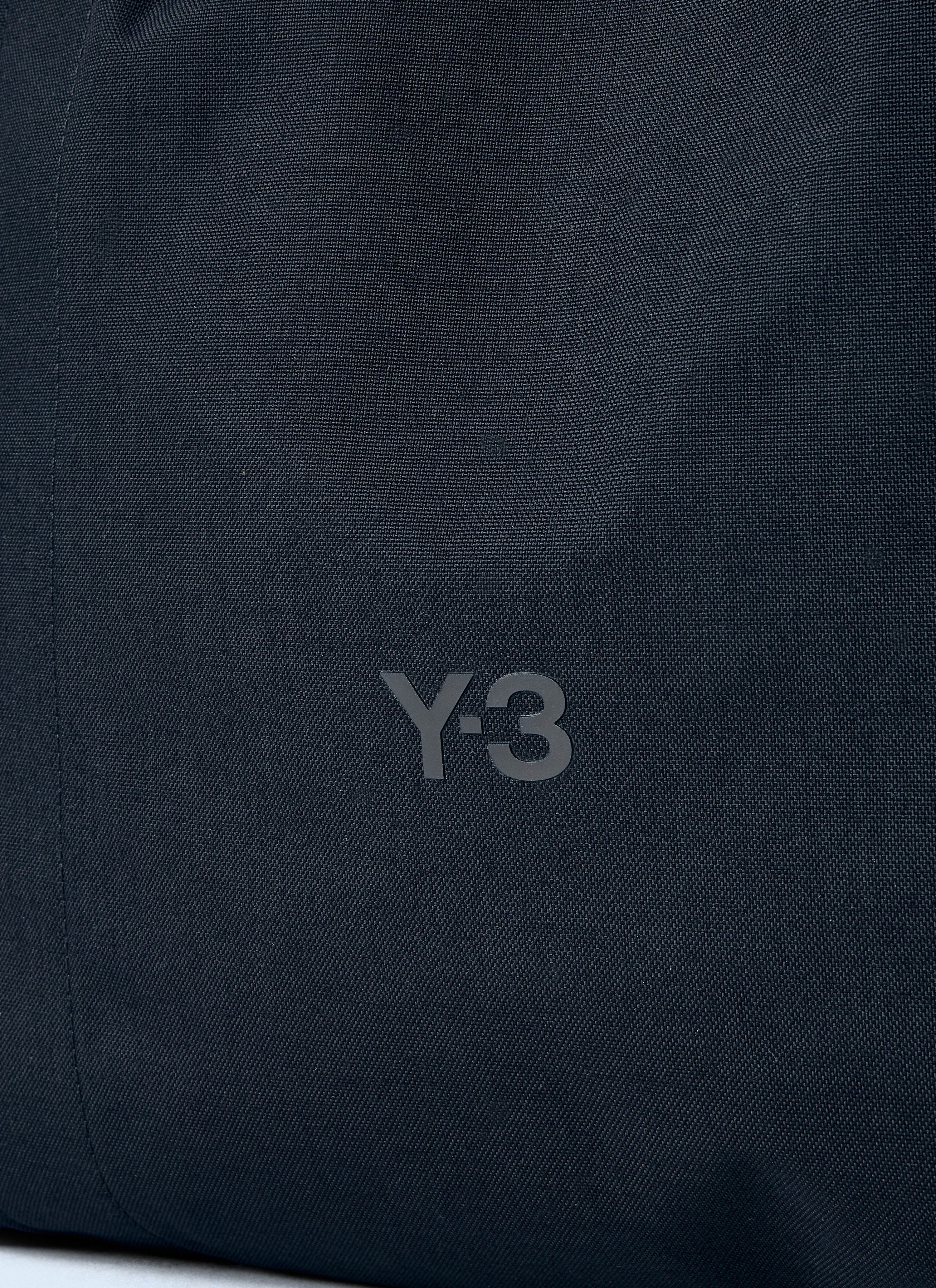 Tote bag with logo detail