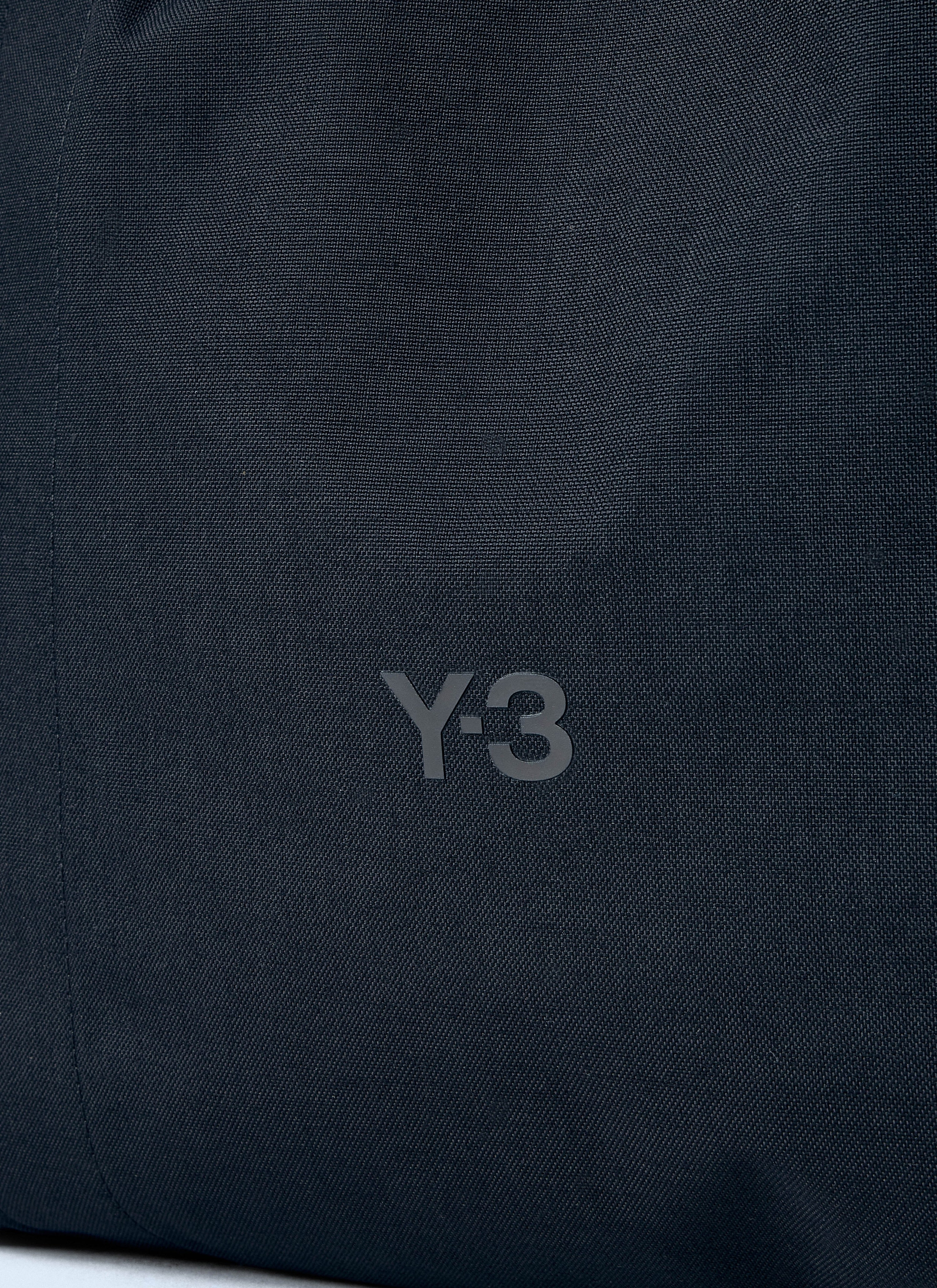 Tote bag with logo detail